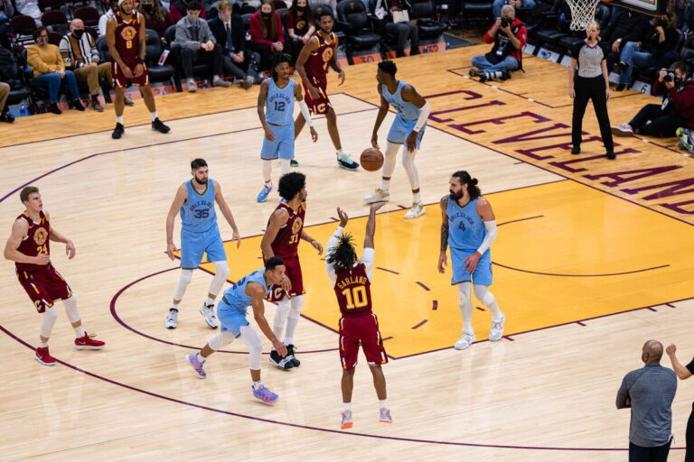 Ex-Security Guard Sues Memphis Grizzlies For Discrimination