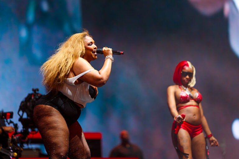 Cake & Coachella: Lizzo Bares It All For Festival Pop Out, Joins Sexxy Red Onstage Cake & Coachella: Lizzo Bares It All For Festival Pop Out, Joins Sexxy Red Onstage