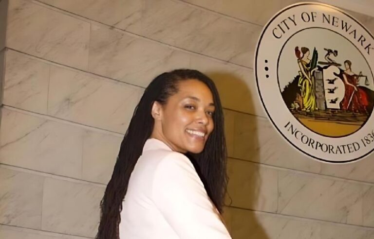 Shining a Light on Civic Activism: This Black Woman Leads the Way Shining a Light on Civic Activism: This Black Woman Leads the Way