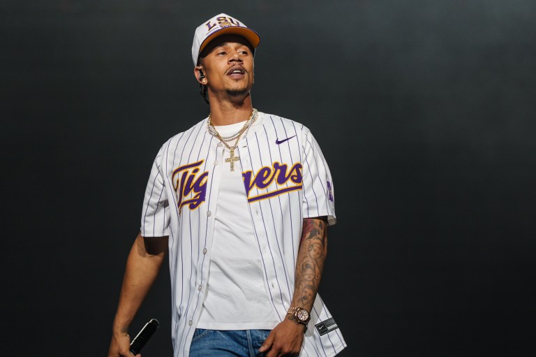 Catching Feelings? Lil Fizz’s Spicy Moment During B2K Meet & Greet Has Fans Feeling Some Type Of Way (VIDEO)