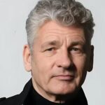 The Pulse of Entertainment: Guitarist Chris Standring Releases ‘Time of Change’ on Ultimate Vibe