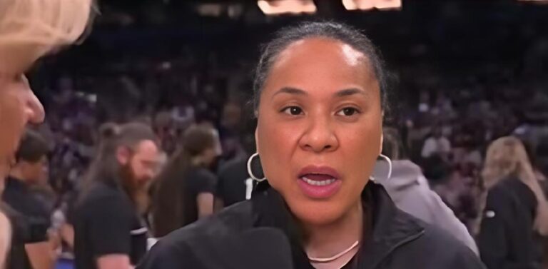 Dawn Staley Makes History as Highest-Paid Women’s College Basketball Coach Dawn Staley Makes History as Highest-Paid Women’s College Basketball Coach