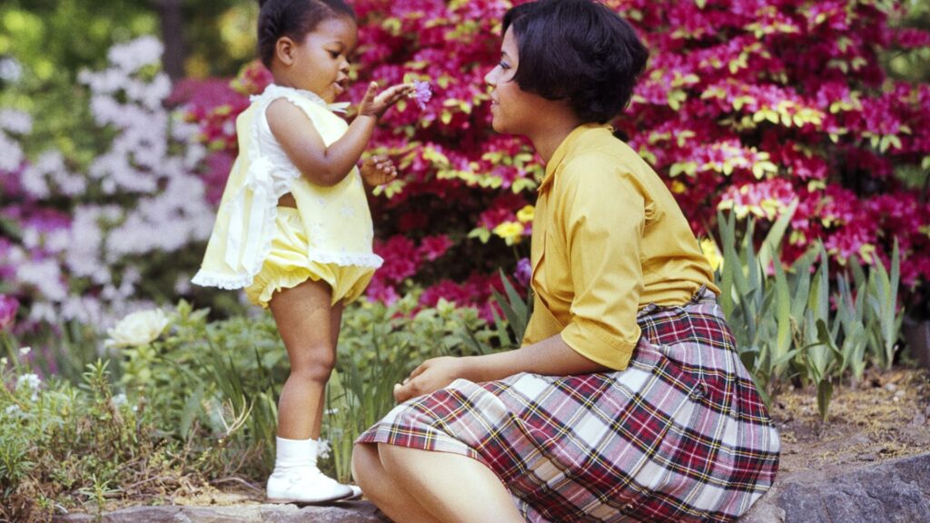 The Best Gifts Under 0 For The Stylish Moms