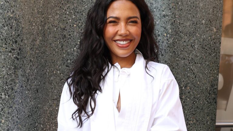 Op Ed: Skims CEO Emma Grede Defends Being A ‘Max 3-Hour Mom’ And I Don’t Blame Her Op Ed: Skims CEO Emma Grede Defends Being A ‘Max 3-Hour Mom’ And I Don’t Blame Her