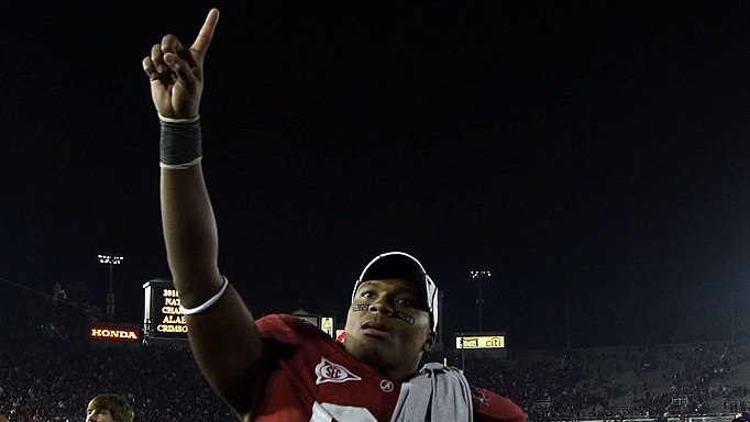 Ex-Alabama Football Player Allegedly Used Wigs and Durags in Sophisticated Scheme to Defraud NFL Stars