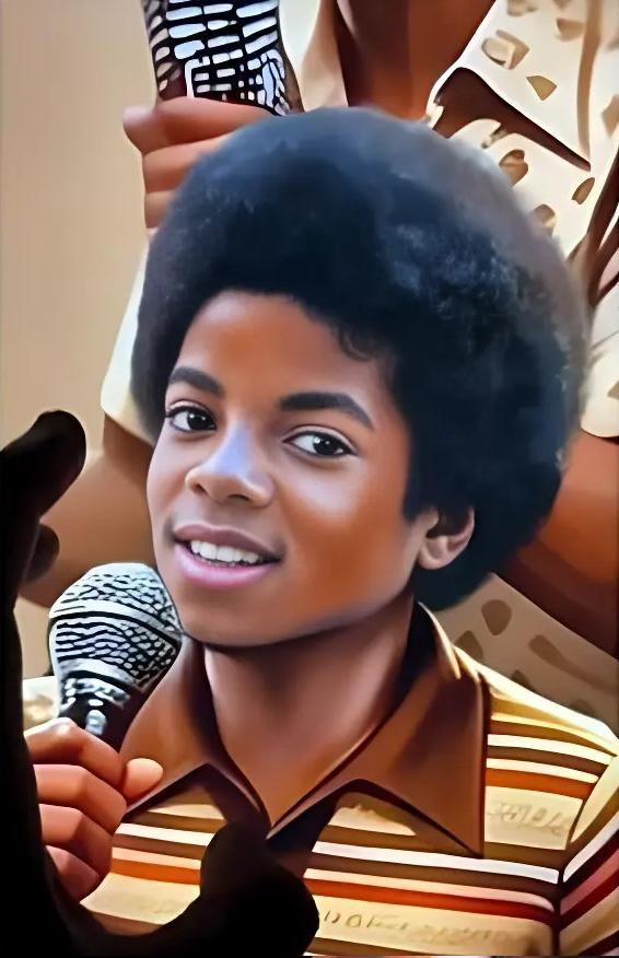 Michael Jackson’s ‘Shocking’ and ‘Innovative’ Infinite Zoom Art Goes Viral – A Must See | WATCH