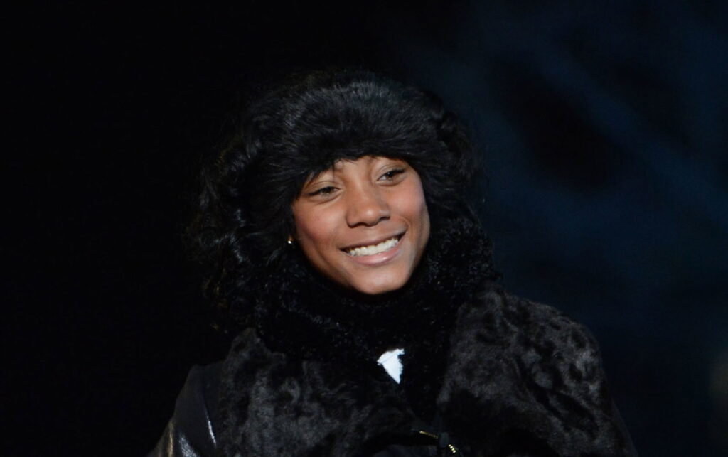Mo’ne Davis Signs With Indianapolis Clowns Mo’ne Davis Signs With Indianapolis Clowns