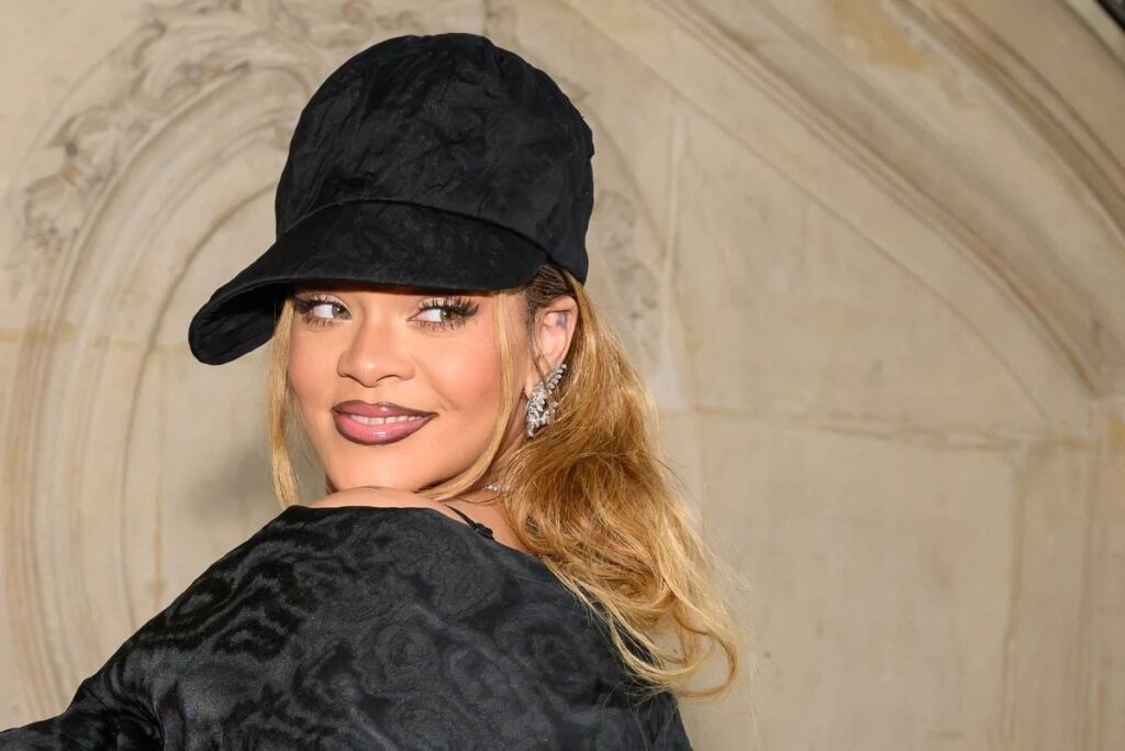 Here’s How Rihanna Responded to Pregnancy Rumors
