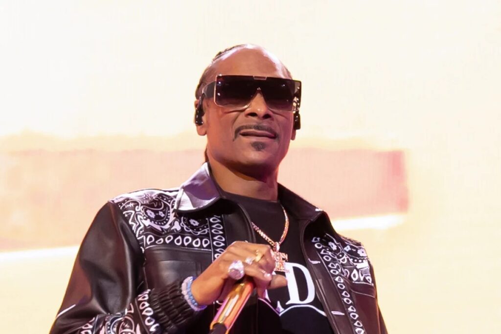 Snoop Dogg Ready To Unify World Through New TV Show With Simon Cowell Snoop Dogg Ready To Unify World Through New TV Show With Simon Cowell
