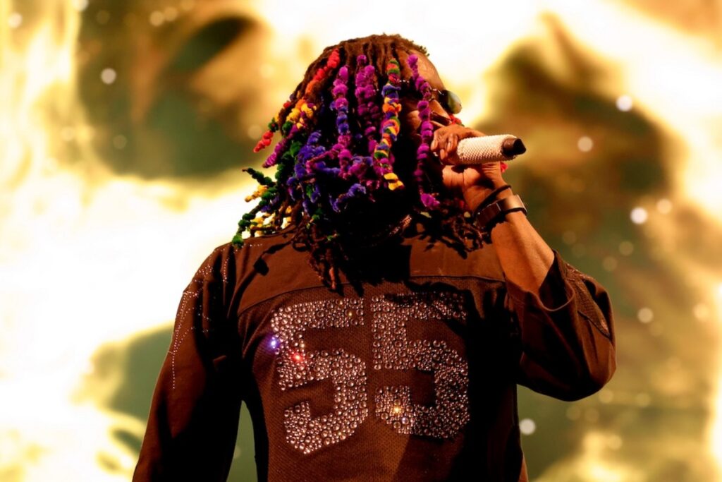 Young Thug Dons Rainbow-Colored Hair, Performs Hits at Coachella Young Thug Dons Rainbow-Colored Hair, Performs Hits at Coachella