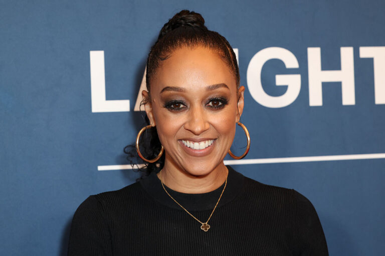 Good For Our Sister, Sister! Tia Mowry Spotted Sweetly Smooching Mystery MaYN Three Years After Cory Hardrict Divorce