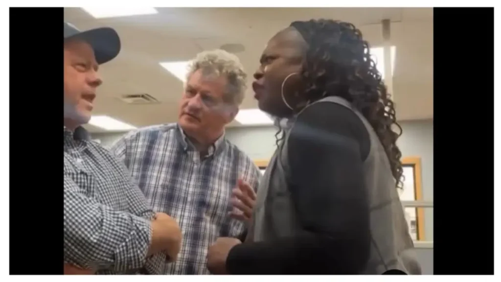 ‘Get Out the Way!’: Fired Employee Livestreams Heated Fight With Boss Over Missing Pay