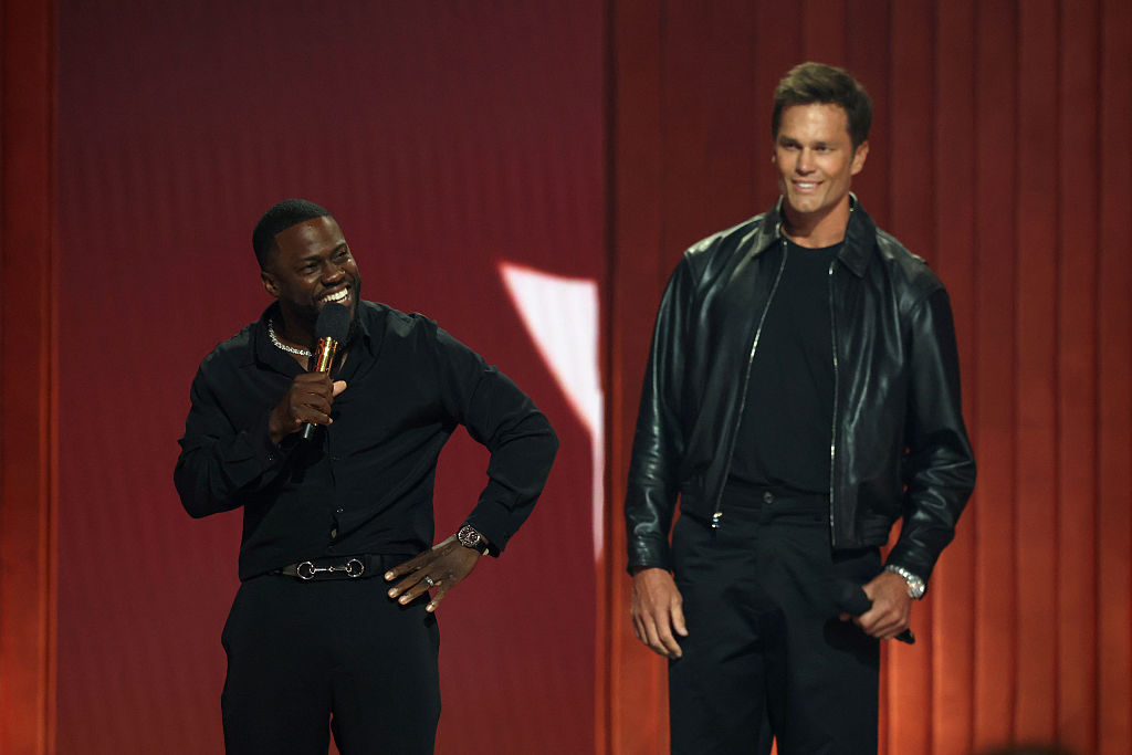 Tom Brady Takes Aim At Kevin Hart’s Affair During Revenge Roast: ‘I Think I Broke Another Rule’