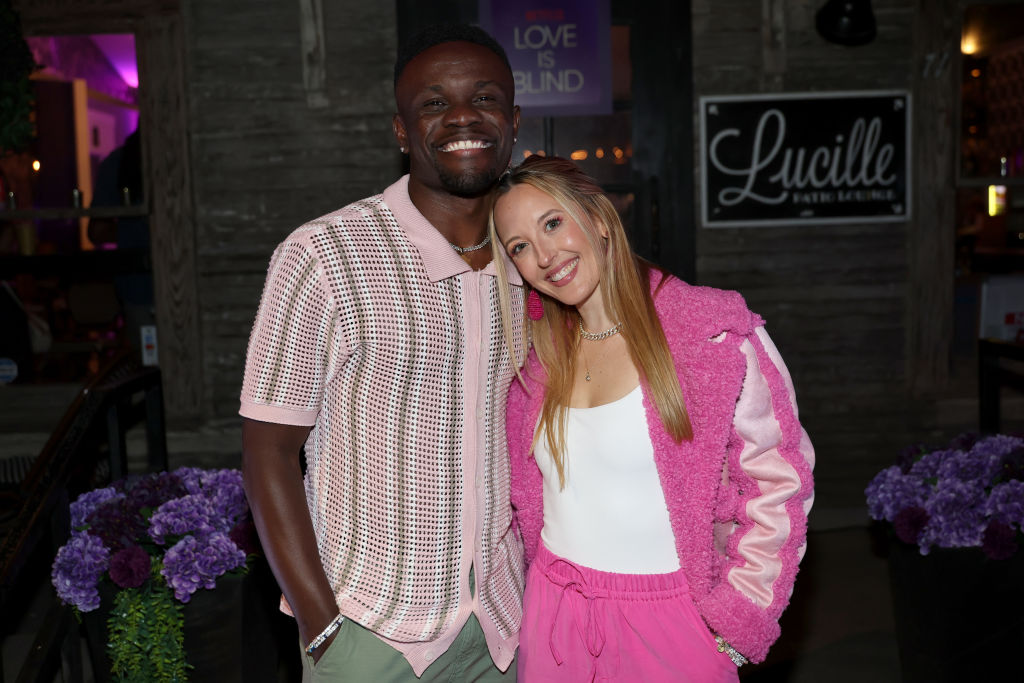 ‘Love Is Blind’ Break Up: Social Media Sleuths Think THESE Clues Quietly Confirmed Chelsea & Kwame’s Split ‘Love Is Blind’ Break Up: Social Media Sleuths Think THESE Clues Quietly Confirmed Chelsea & Kwame’s Split