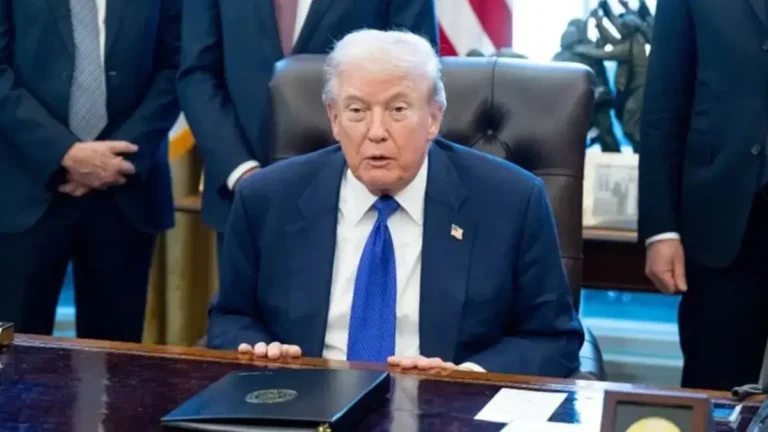 ‘Just Learned How to Spell’: Trump’s Bizarre Tangent Over a 3-Letter Word Gets Mercilessly Mocked Online, and the White House’s Childish Response Make