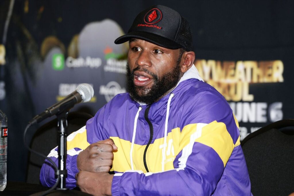 Floyd Mayweather Returns To International Ring In Greece, Contradicting Passport Claim