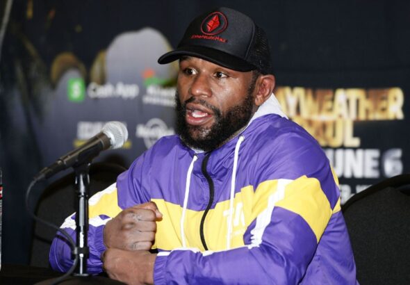 Floyd Mayweather Returns To International Ring In Greece, Contradicting Passport Claim