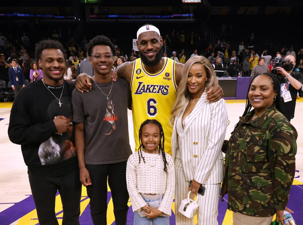 ‘OMG Zhuri’s Almost Taller Than You’: Savannah James’ Sweet Video with Daughter Zhuri Has Fans Stunned by How Fast the 11-Year-Old Has Grown Up ‘OMG Zhuri’s Almost Taller Than You’: Savannah James’ Sweet Video with Daughter Zhuri Has Fans Stunned by How Fast the 11-Year-Old Has Grown Up