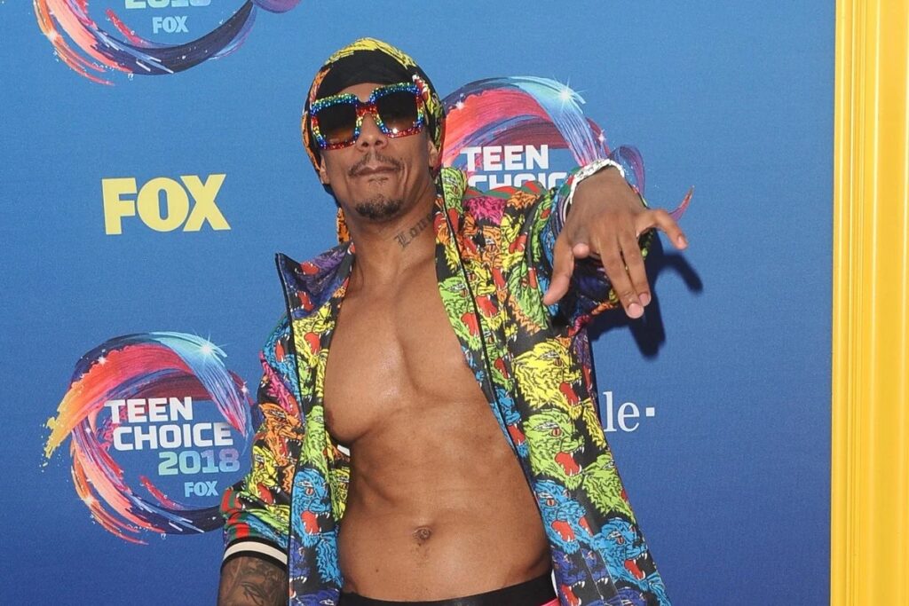Nick Cannon Gets New Series About Juggling 12 Kids & Career