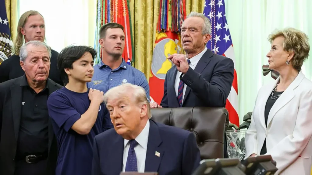 ‘You Can’t Make This Up’: Trump Powers Down In Front of Kids as RFK Jr. Rambles On — Then Linda McMahon Checks on Him as Cameras Keep Rolling
