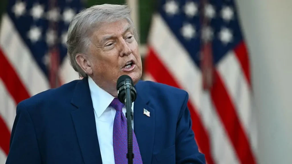 ‘Embarrassing’: Trump’s Indiana Event Goes Off the Rails After He Gets Lost On Stage