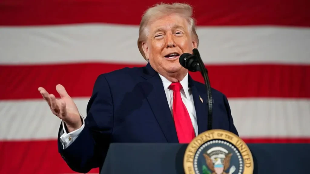 Trump’s Bizarre Rant in Front of Schoolchildren Leaves Viewers Stunned