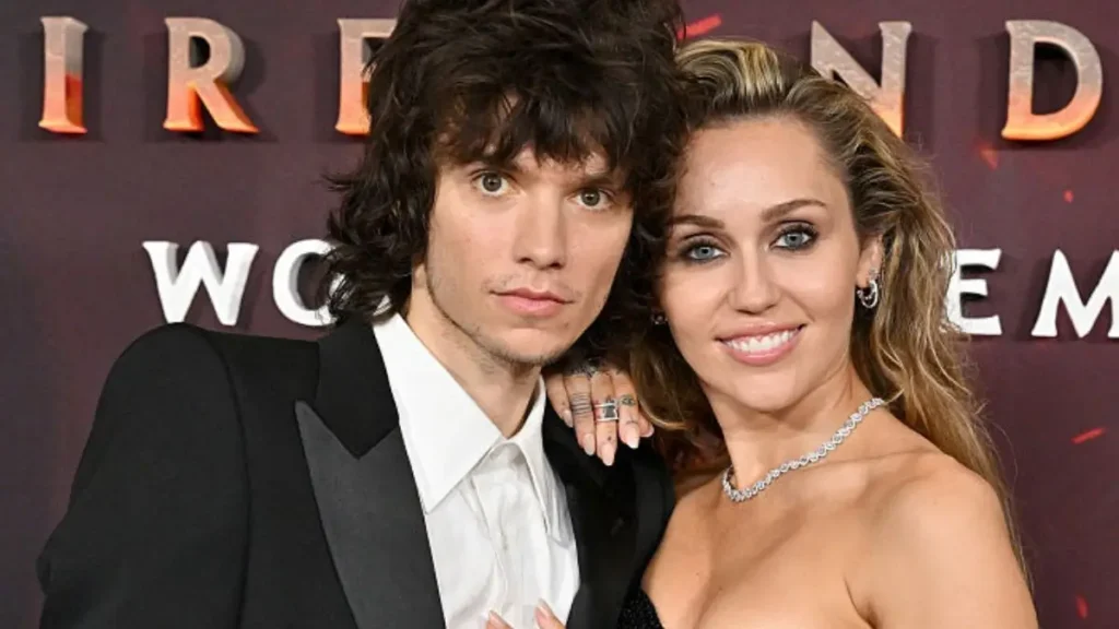 ‘Did Y’all Not See Him?’: Miley Cyrus Has Fans Talking After Awkward Exchange with Fiancé as Family Drama Lingers in the Background ‘Did Y’all Not See Him?’: Miley Cyrus Has Fans Talking After Awkward Exchange with Fiancé as Family Drama Lingers in the Background