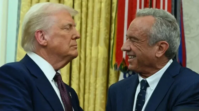 ‘Might Be Worse Than Trump’: New Pic of Trump and RFK Jr. Sparks Concern After Eagle-Eyed Viewers Notice the Same Strange Thing About Their Hand ‘Might Be Worse Than Trump’: New Pic of Trump and RFK Jr. Sparks Concern After Eagle-Eyed Viewers Notice the Same Strange Thing About Their Hand
