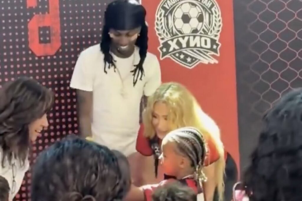 Playboi Carti and Iggy Azalea Reconcile to Celebrate Onyx’s Birthday Playboi Carti and Iggy Azalea Reconcile to Celebrate Onyx’s Birthday