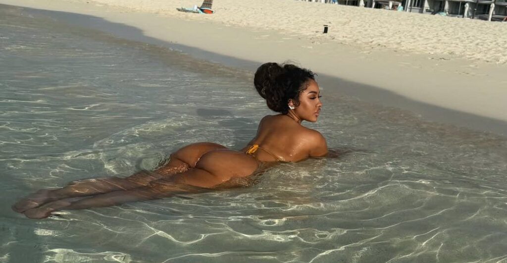 Fine AF Fridays, Vol 30! Ari Fletcher Has A Bootylicious Beach Day Roasting Her Buns In Turks And Caicos Fine AF Fridays, Vol 30! Ari Fletcher Has A Bootylicious Beach Day Roasting Her Buns In Turks And Caicos