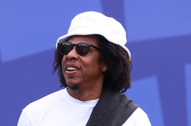 Thinking About Pulling A Jay-Z? 11 Essential Tips You Should Know Before Combing Out Your Locs