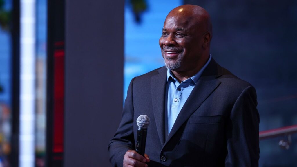 How retiring ESPN executive David Roberts built a career on results and respect