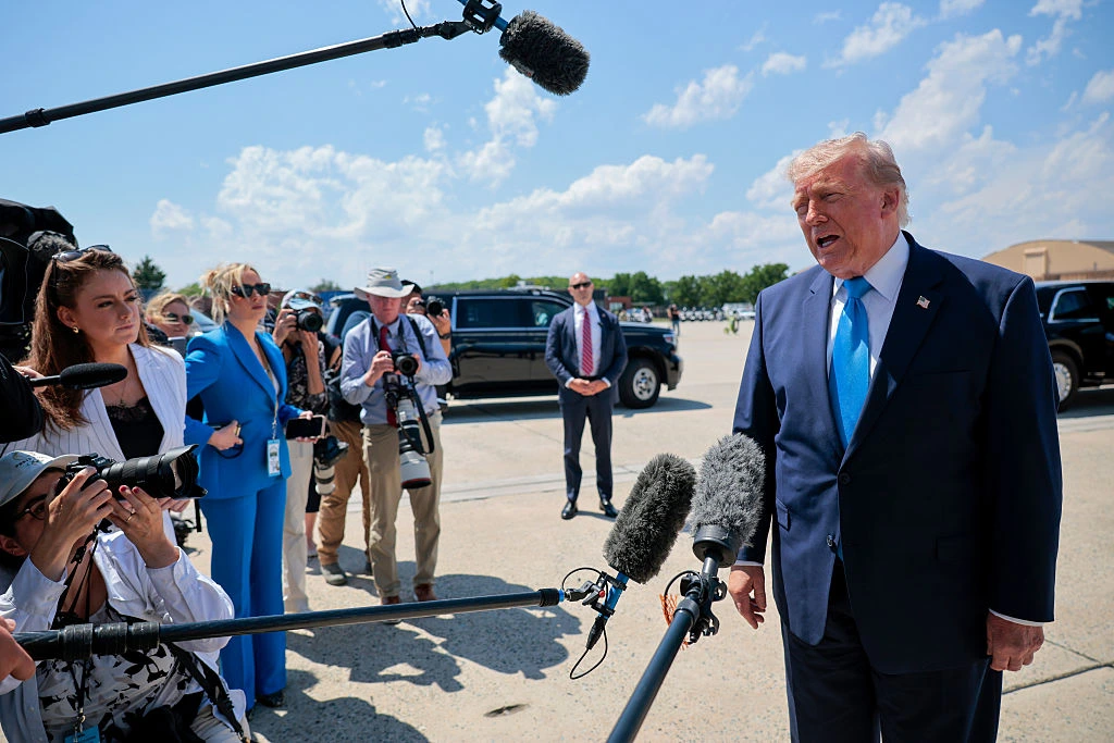 ‘He Doesn’t Even Turn Around’: Trump Rages On, Sweating and Swaying, as Cameras Catch the Gruesome Second a Man Falls Out Right Behind Him