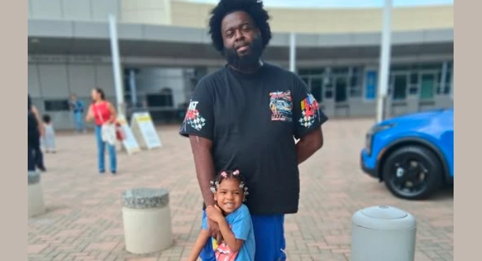 ‘Appears to be Having a Stroke’: Fourth USPS Worker Dead at Metro Atlanta Facility Reportedly Left on the Floor for an Hour as He Foamed at the Mouth ‘Appears to be Having a Stroke’: Fourth USPS Worker Dead at Metro Atlanta Facility Reportedly Left on the Floor for an Hour as He Foamed at the Mouth