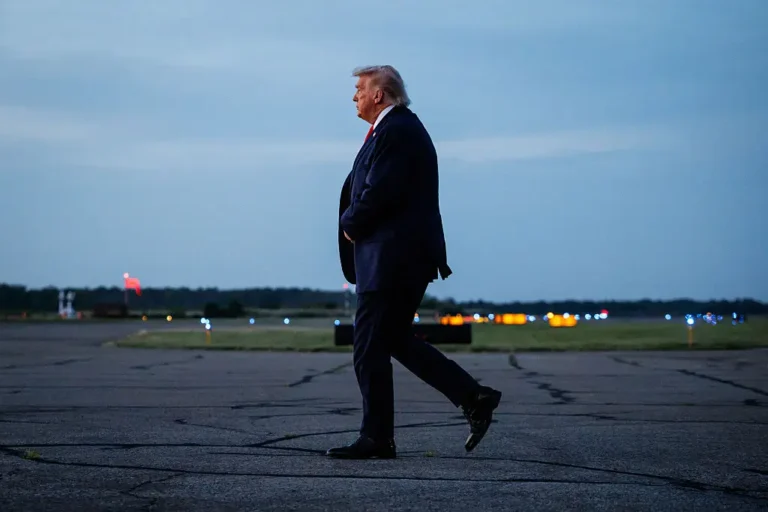 ‘You’re Stupid!’: Black Reporter Found Trump’s Breaking Point, and Watched Him Turn Red, Rip Off His Mic and She Can Do It Again ‘You’re Stupid!’: Black Reporter Found Trump’s Breaking Point, and Watched Him Turn Red, Rip Off His Mic and She Can Do It Again