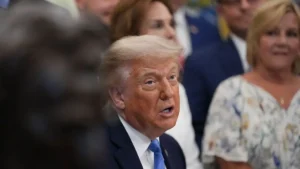 ‘THESE PEOPLE’: Trump Nearly Slams His Head as Shocking White House Moment Goes Viral—and His Allies’ Reactions Steal the Show