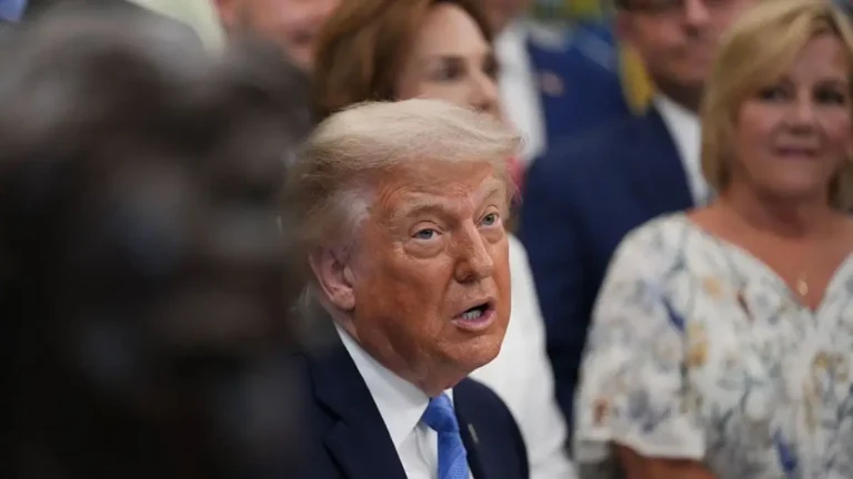 ‘It’s Ripping!’: Trump Stays Seated During Major Announcement — Then Eagle-Eyed Critics Zoom In on the One Thing He Was Really Trying to Hide ‘It’s Ripping!’: Trump Stays Seated During Major Announcement — Then Eagle-Eyed Critics Zoom In on the One Thing He Was Really Trying to Hide