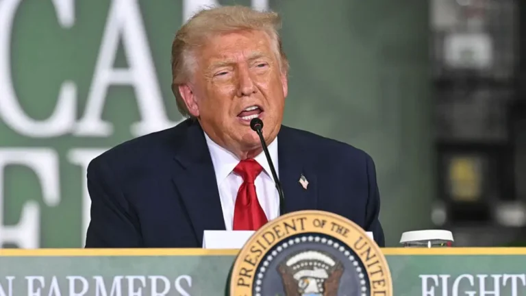 ‘He’s Going to Turn This Plane Around’: Donald Trump Is Already Plotting Who to Blame If Iran Deal Implodes — Days After Ally’s Cryptic Warning ‘He’s Going to Turn This Plane Around’: Donald Trump Is Already Plotting Who to Blame If Iran Deal Implodes — Days After Ally’s Cryptic Warning