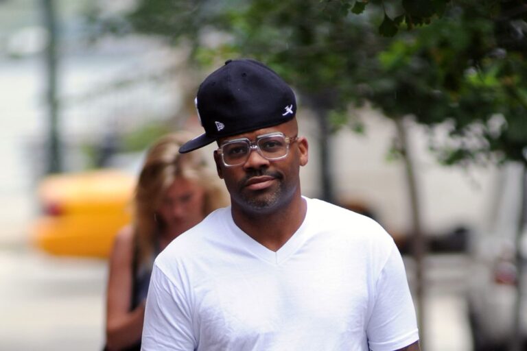 Dame Dash’s Standoff with Jay-Z: A Lesson in Legacy and Ownership Dame Dash’s Standoff with Jay-Z: A Lesson in Legacy and Ownership