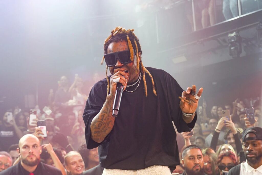 Lil Wayne’s Seizure History Explains Recent Tour Complications Lil Wayne’s Seizure History Explains Recent Tour Complications
