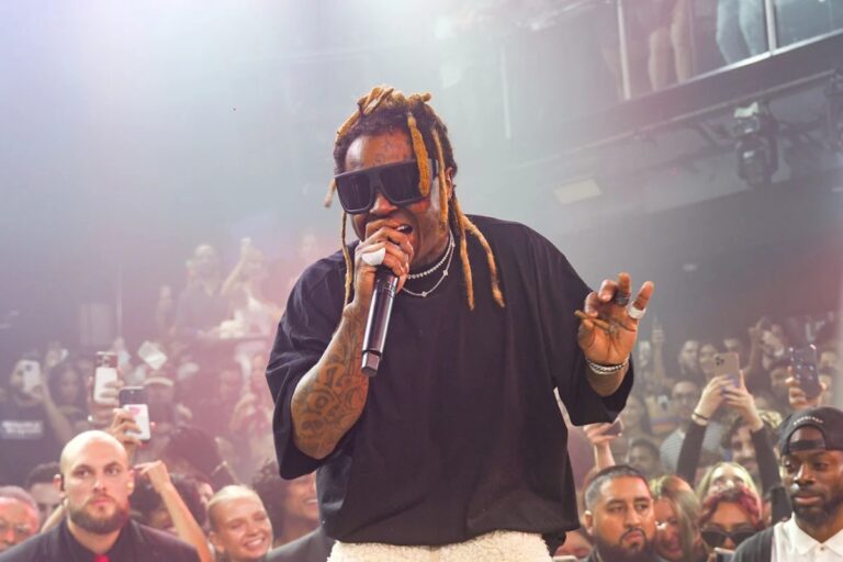 Lil Wayne’s Seizure History Explains Recent Tour Complications Lil Wayne’s Seizure History Explains Recent Tour Complications
