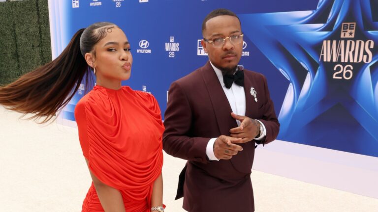 That Girl! Shai Moss’ Appearance Alongside Dad Bow Wow At BET Awards Has Fans Goin’ OFF With Praise (VIDEO) That Girl! Shai Moss’ Appearance Alongside Dad Bow Wow At BET Awards Has Fans Goin’ OFF With Praise (VIDEO)