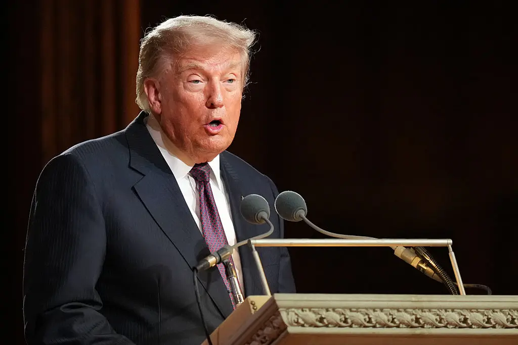 Why Did Trump Apologize On Stage? Here’s What Really Went Down