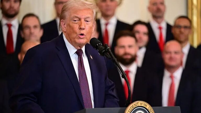 ‘Tacky And Foolish!’: Trump’s ‘Golden Gift’ to the White House Unravels in Real Time — And Then Critics Zoom In on a Bizarre Detail He Can’t Explain ‘Tacky And Foolish!’: Trump’s ‘Golden Gift’ to the White House Unravels in Real Time — And Then Critics Zoom In on a Bizarre Detail He Can’t Explain
